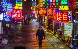 极悦门楣彩：助力夜市地摊屏！